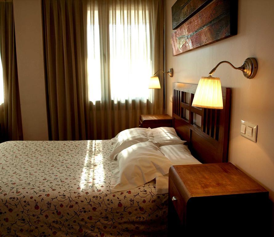 Hotel La Ciudadela Barcelona Zimmer foto