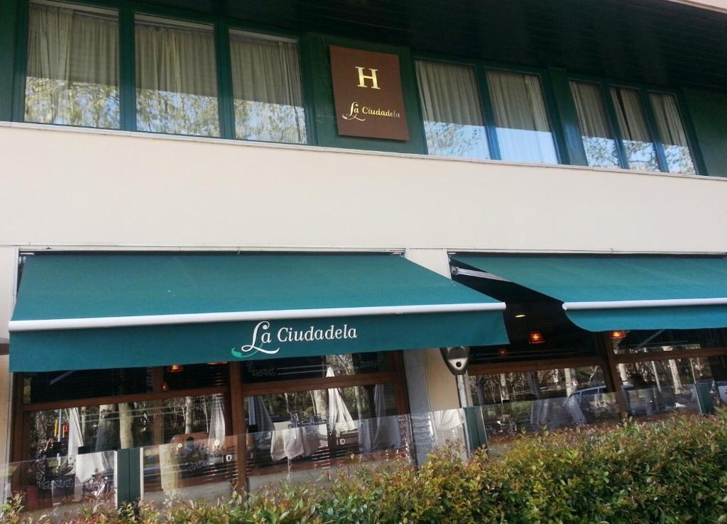 Hotel La Ciudadela Barcelona Exterior foto
